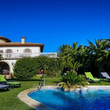 Nuba - Only For Families * Cambrils